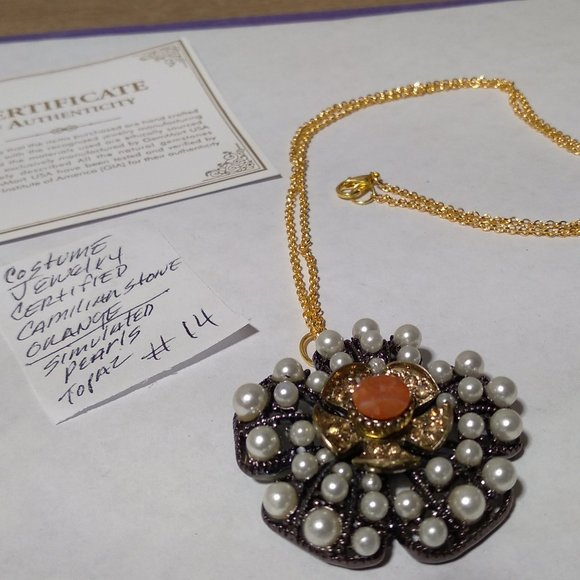 Natural Carnellian stone center simulated pearl flower pendant.. - Picture 1 of 3